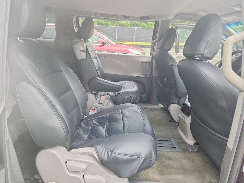 2017 Toyota Sienna le