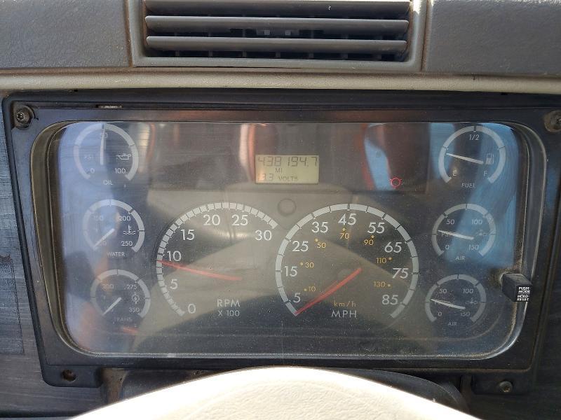 2005 Freightliner Columbia 120 Semi Truck