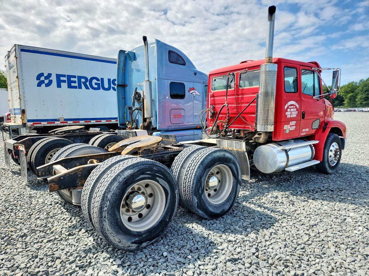 1999 Freightliner FL112 Semi Truck