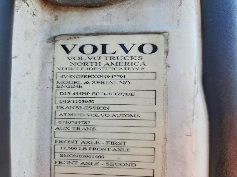 2016 Volvo VNL Semi Truck