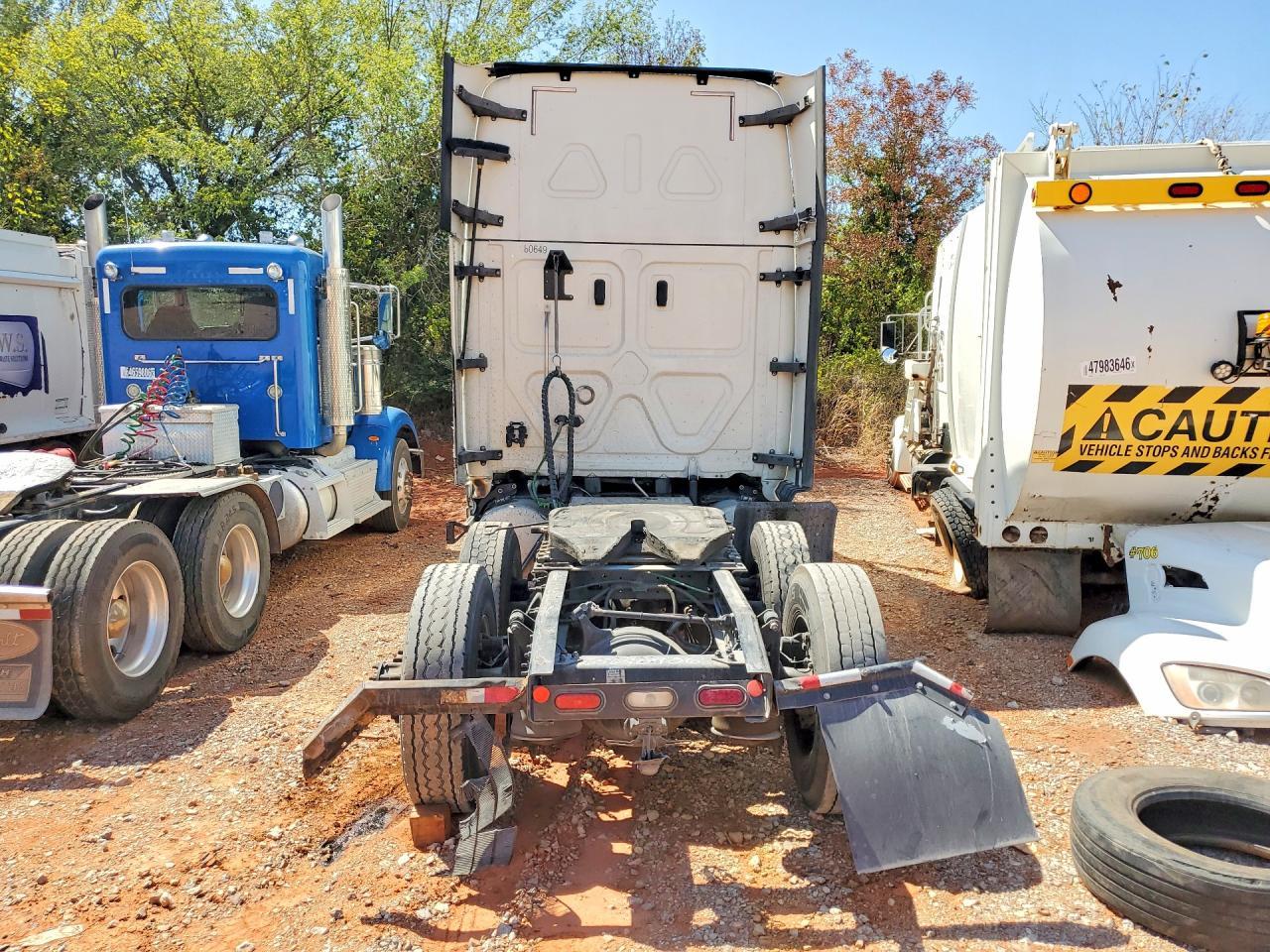 2020 Freightliner Cascadia 126