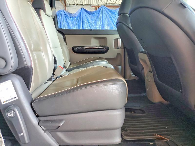 2015 KIA Sedona sx