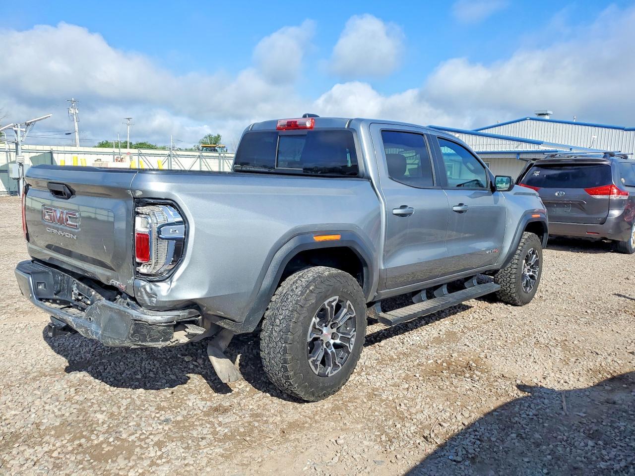 2023 GMC Canyon AT4