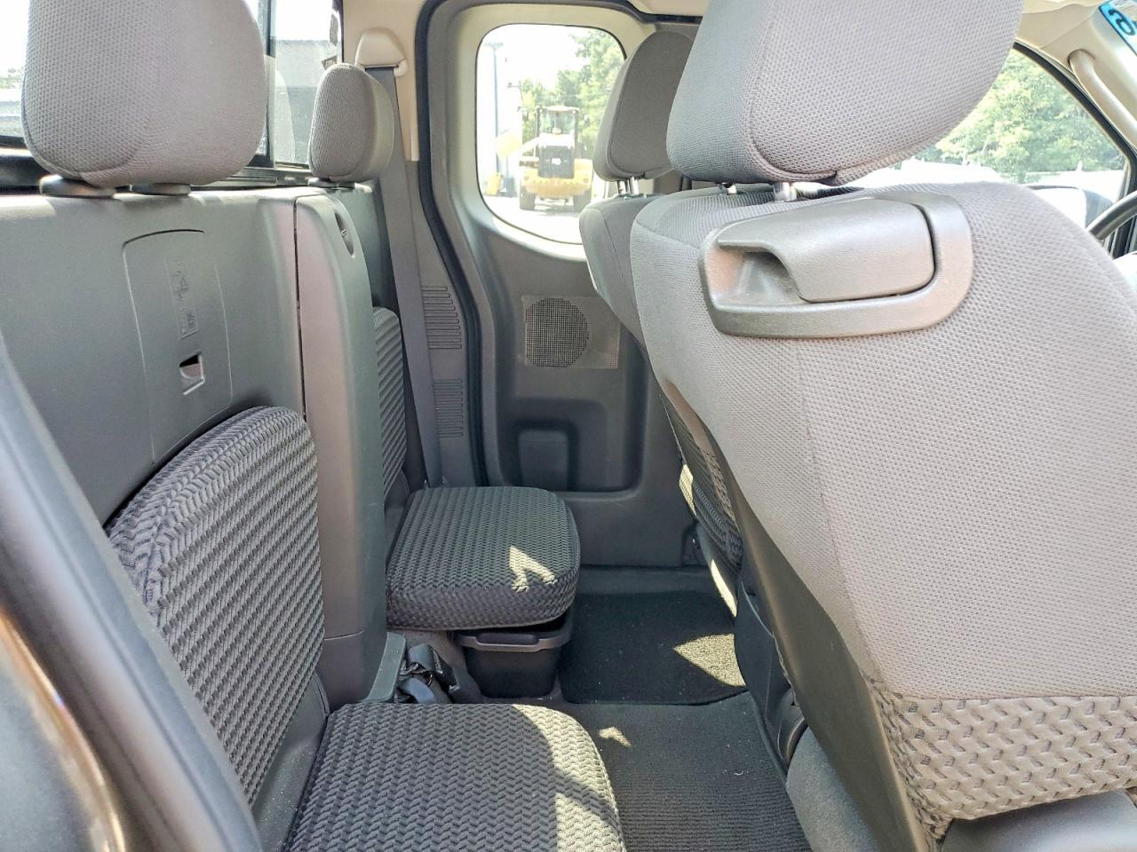 2009 Nissan Frontier SE V6
