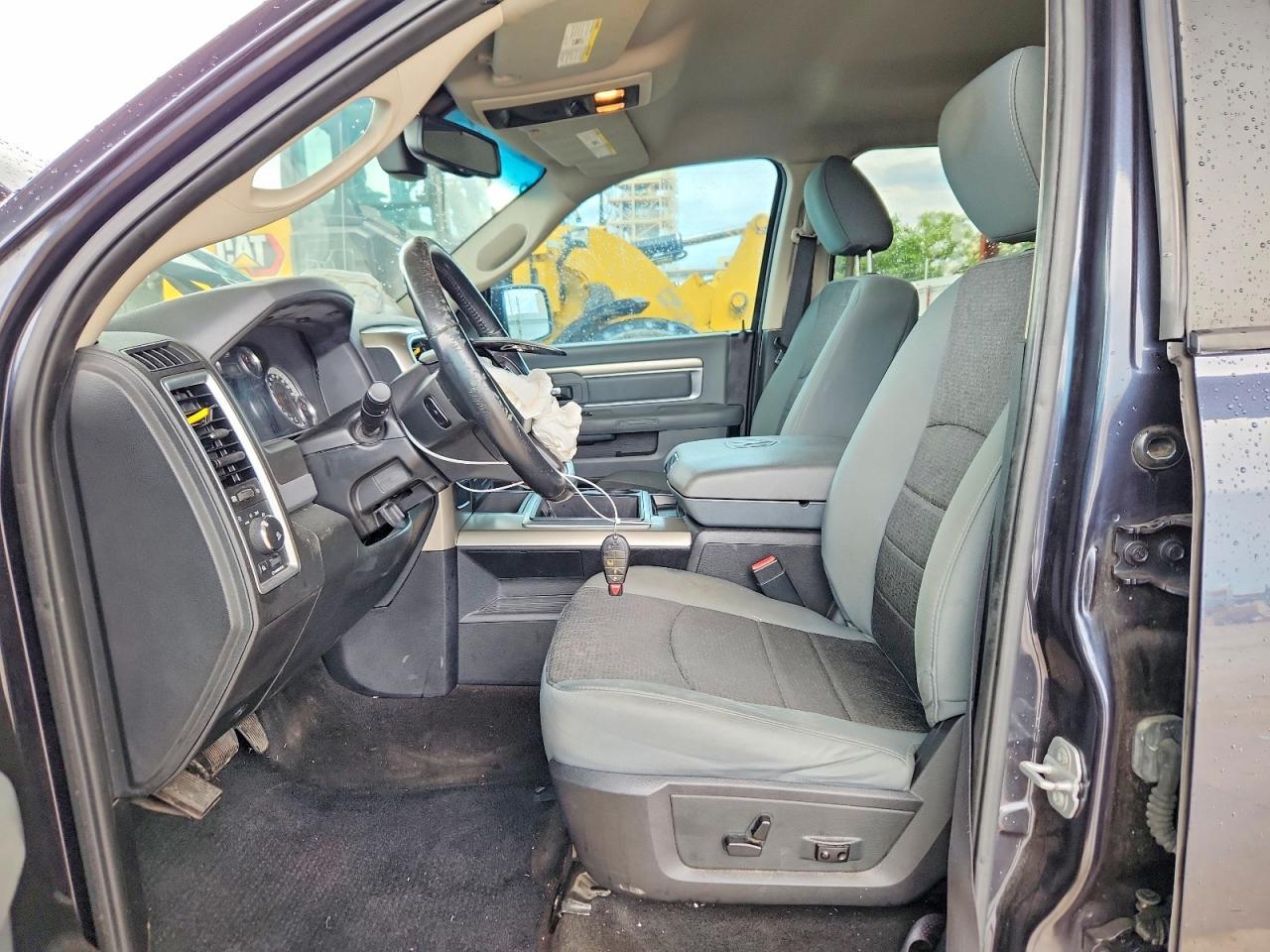 2015 Dodge RAM 1500 SLT