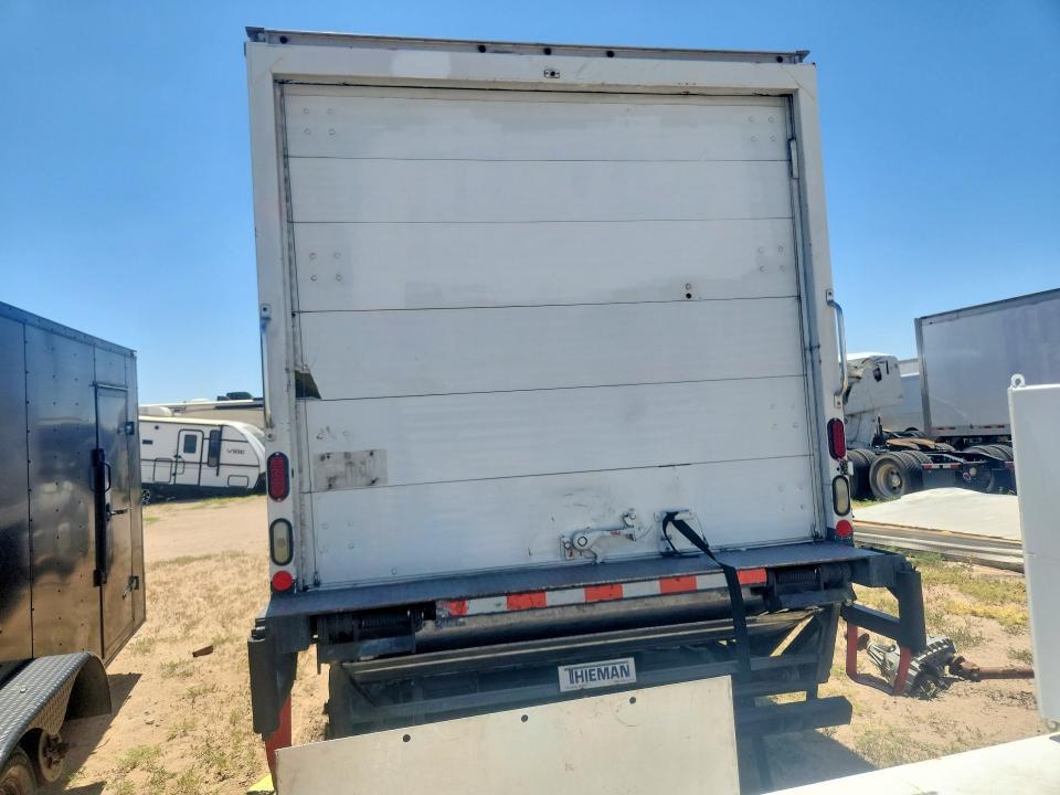 2015 Freightliner Business Class M2 BOX Truck