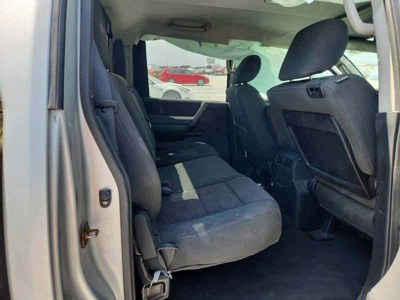2012 Nissan Titan SV