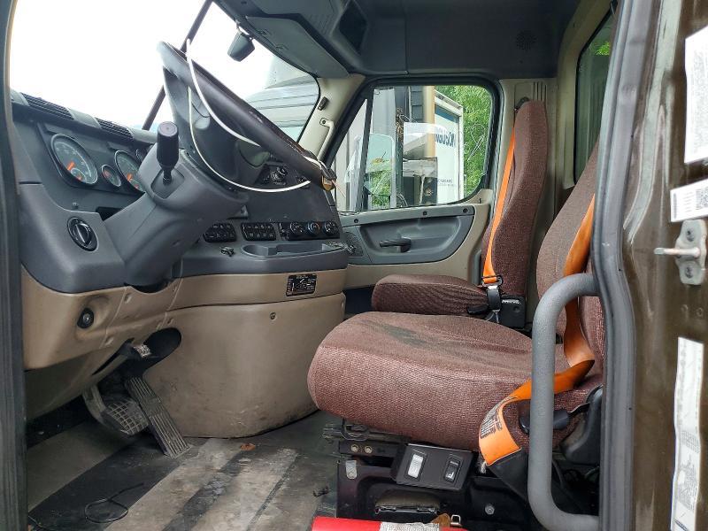 2017 Freightliner Cascadia 113 Truck Cab AND Chassis
