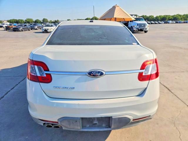 2012 Ford Taurus se