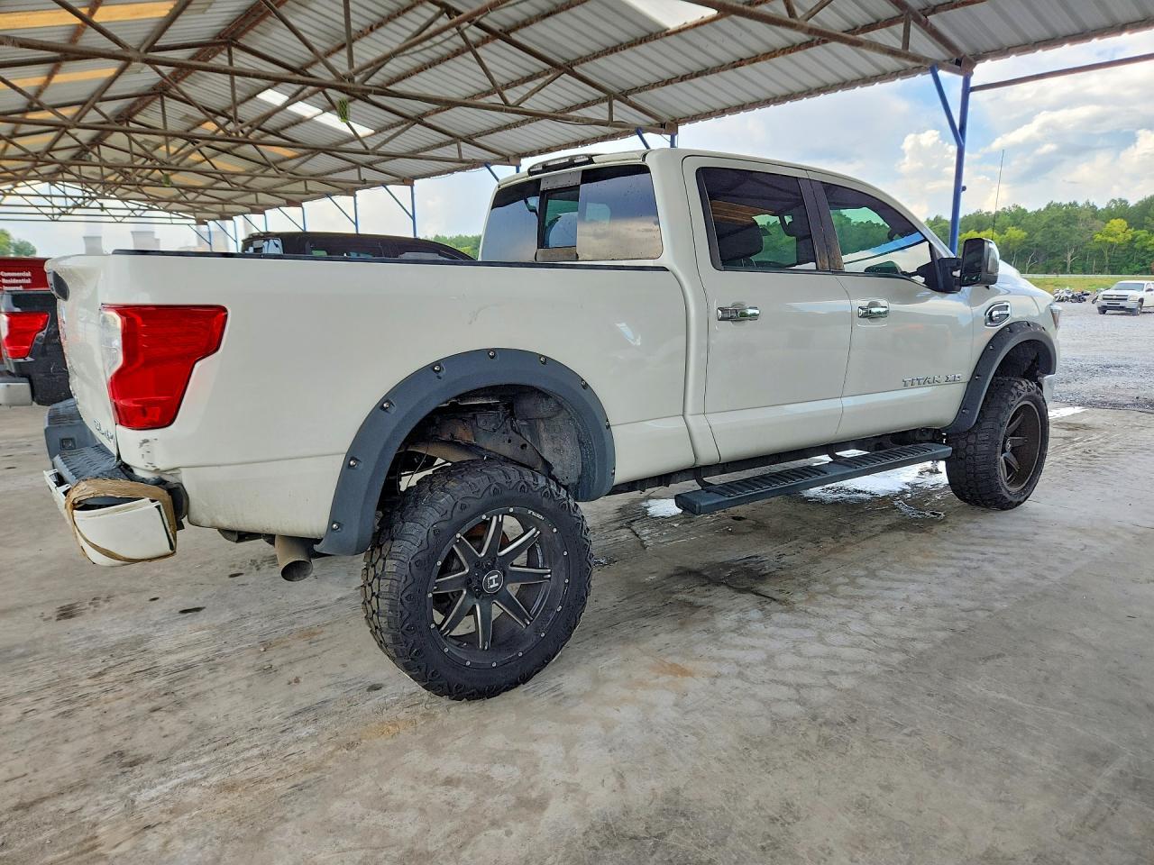 2018 Nissan Titan XD SL