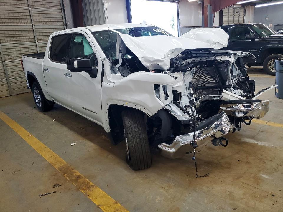2025 GMC Sierra K1500 SLT