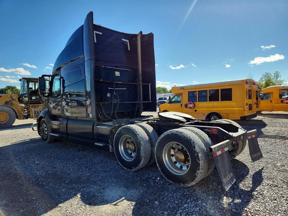 2020 Volvo VNL Semi Truck