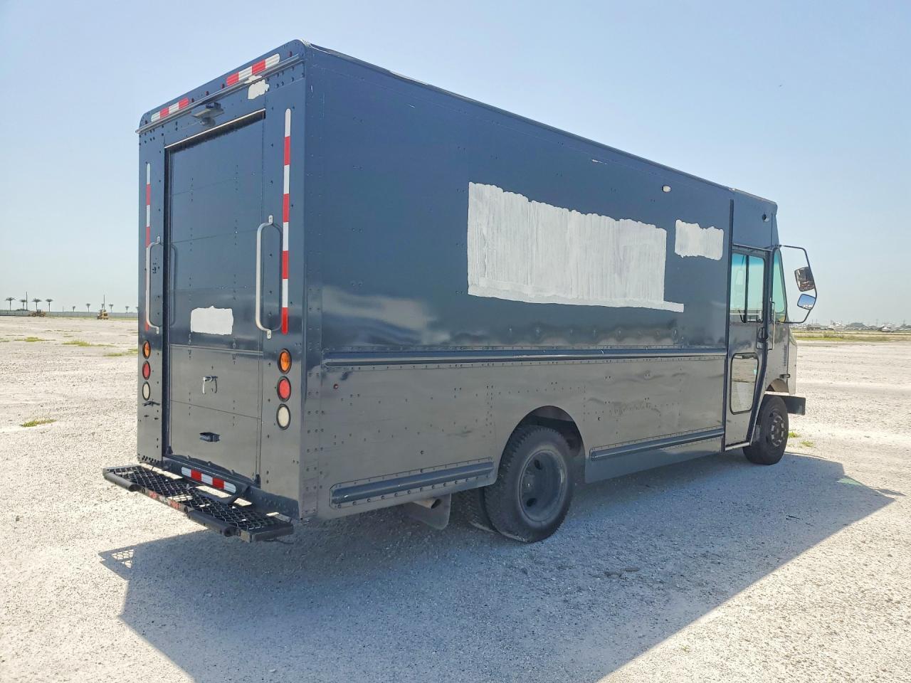 2021 Freightliner MT45G Chassis Delivery Truck