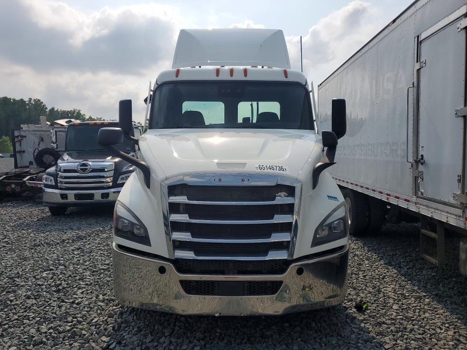2022 Freightliner Cascadia 116 Semi Truck