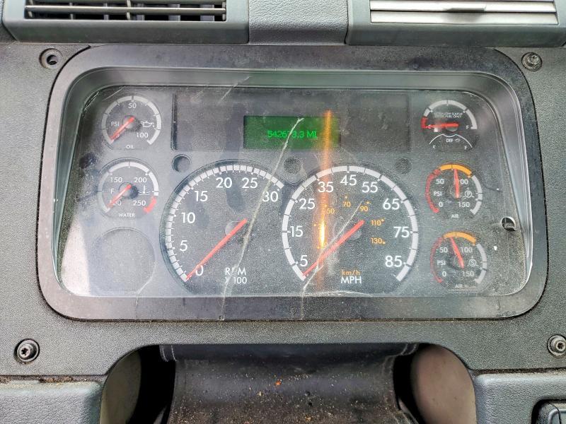 2016 Freightliner Cascadia 113 Semi Truck