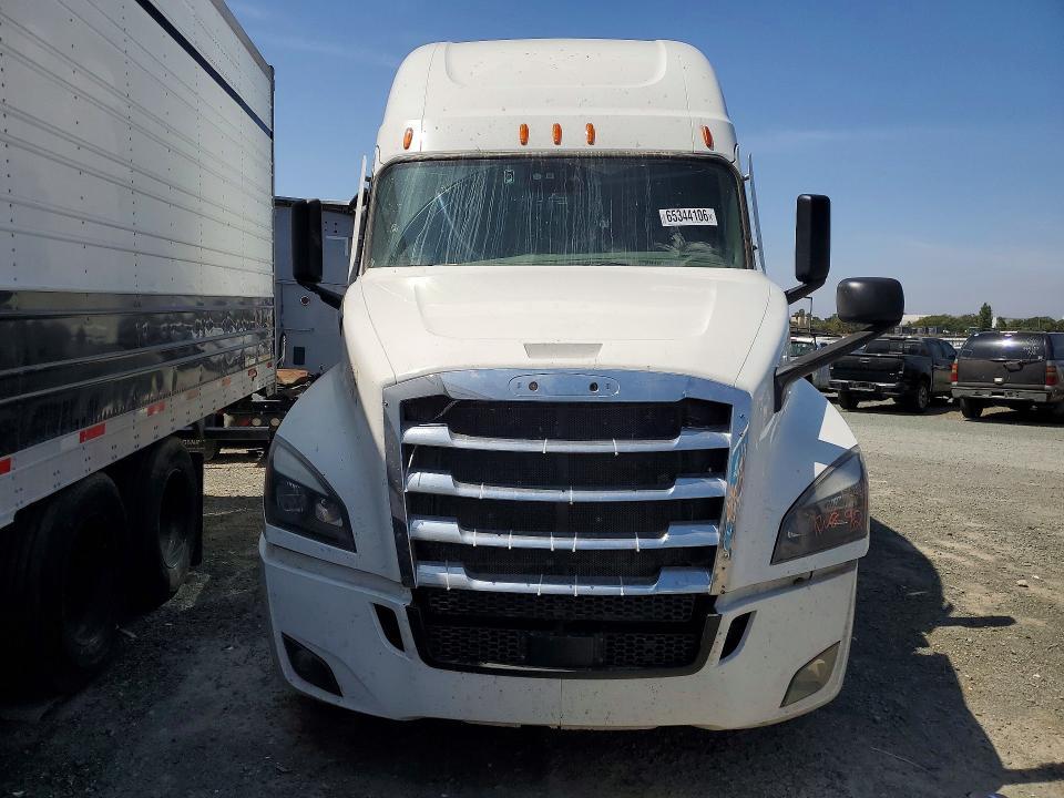 2024 Freightliner 2025 Freightliner Cascadia 126 Semi Truck