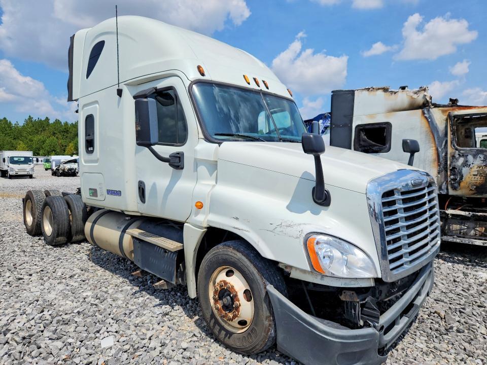 2013 Freightliner Cascadia 125
