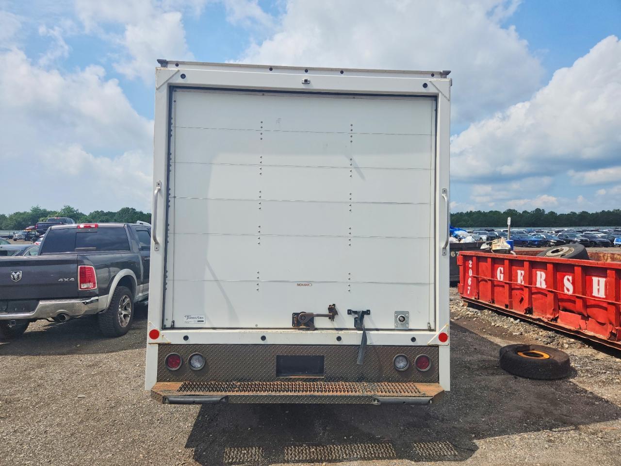 2022 Chevrolet Express G4500 Delivery Truck