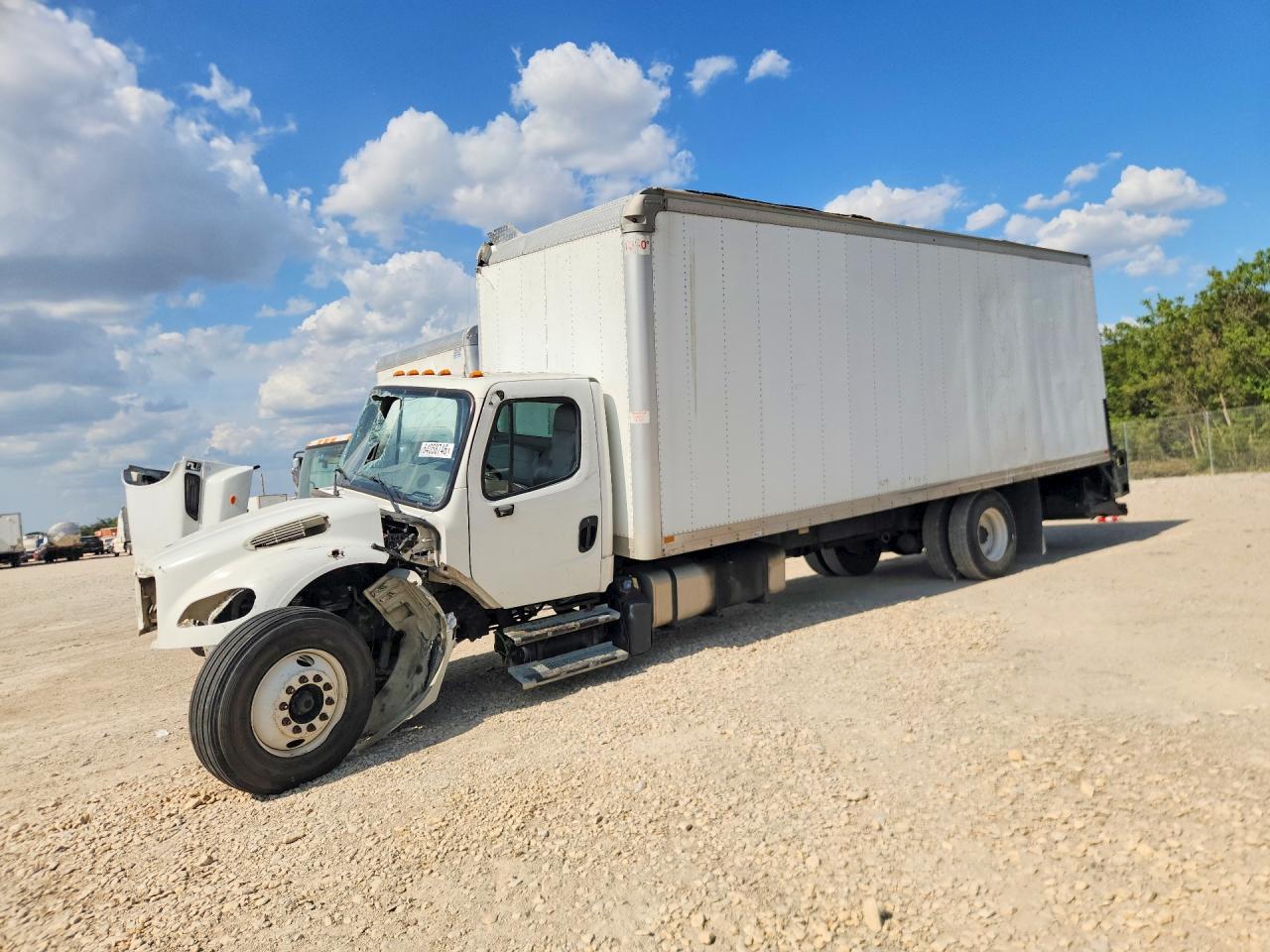 2015 Frht - Freightliner 2015 Freightliner Business Class M2 BOX Truck