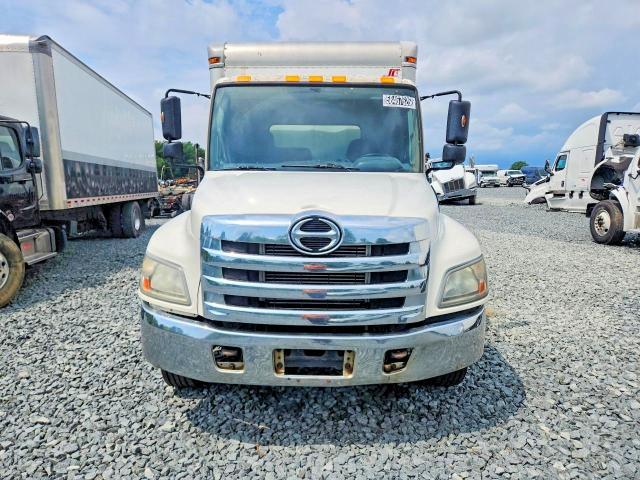 2013 Hino 258/268 BOX Truck