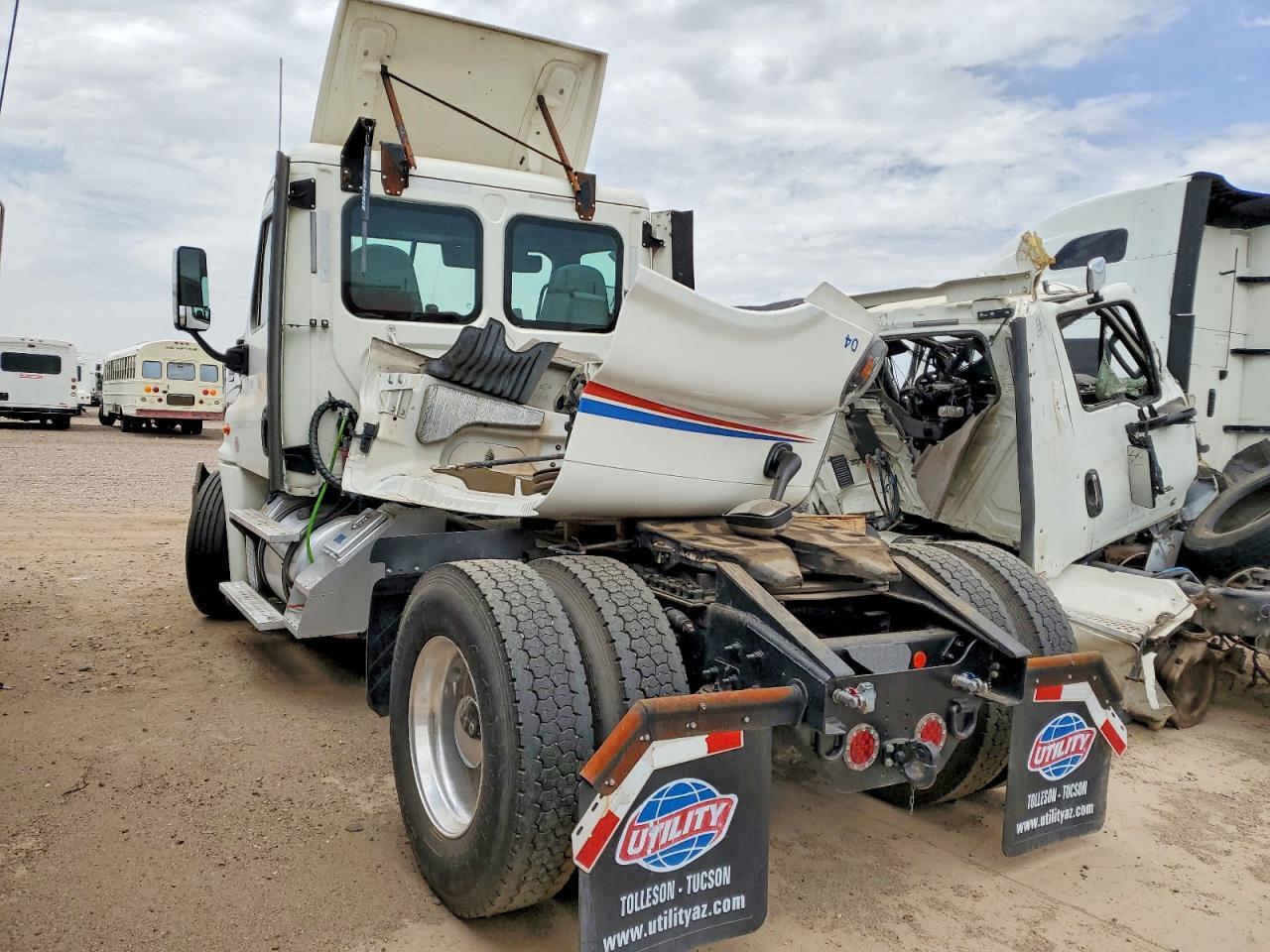 2017 Freightliner Cascadia 125 Semi Truck