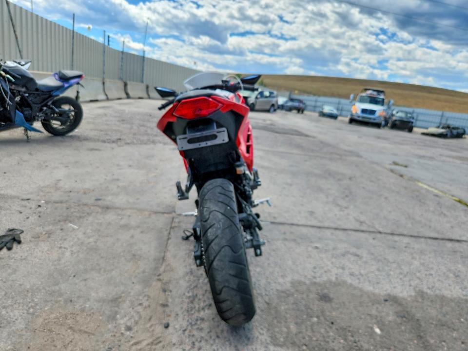 2016 Kawasaki EX300 B