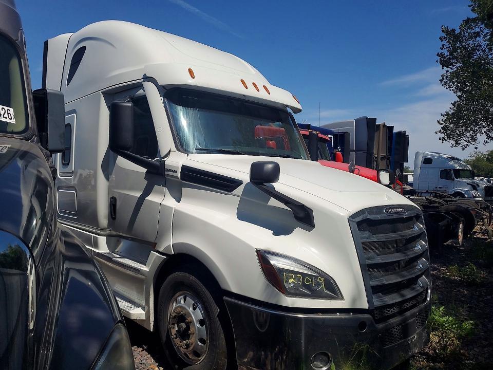 2022 Freightliner Cascadia 126 Semi Truck
