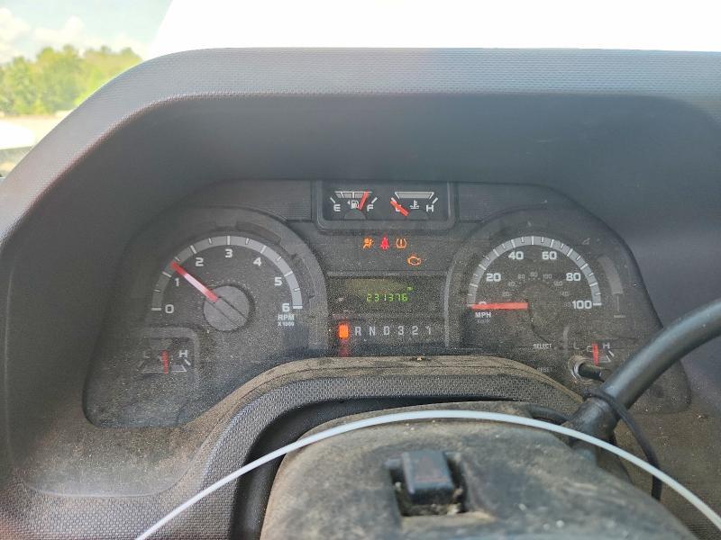 2013 Ford Econoline E350 Super Duty Cutaway Van