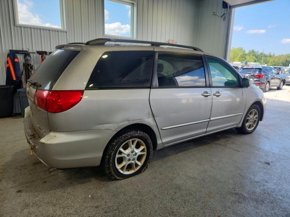 2006 Toyota Sienna xle 7 Passenger