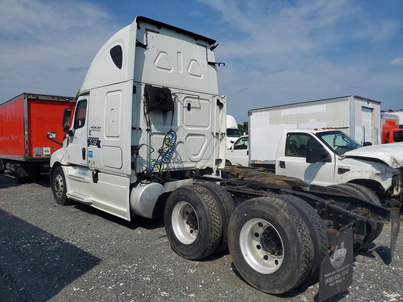 2019 Freightliner Cascadia 126 Semi Truck