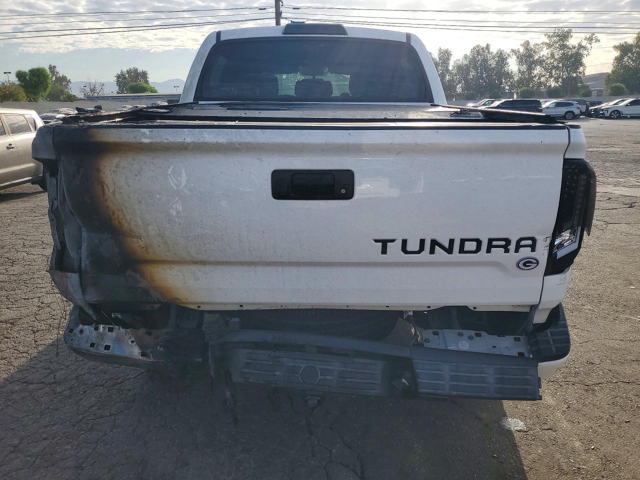 2016 Toyota Tundra Crewmax SR5
