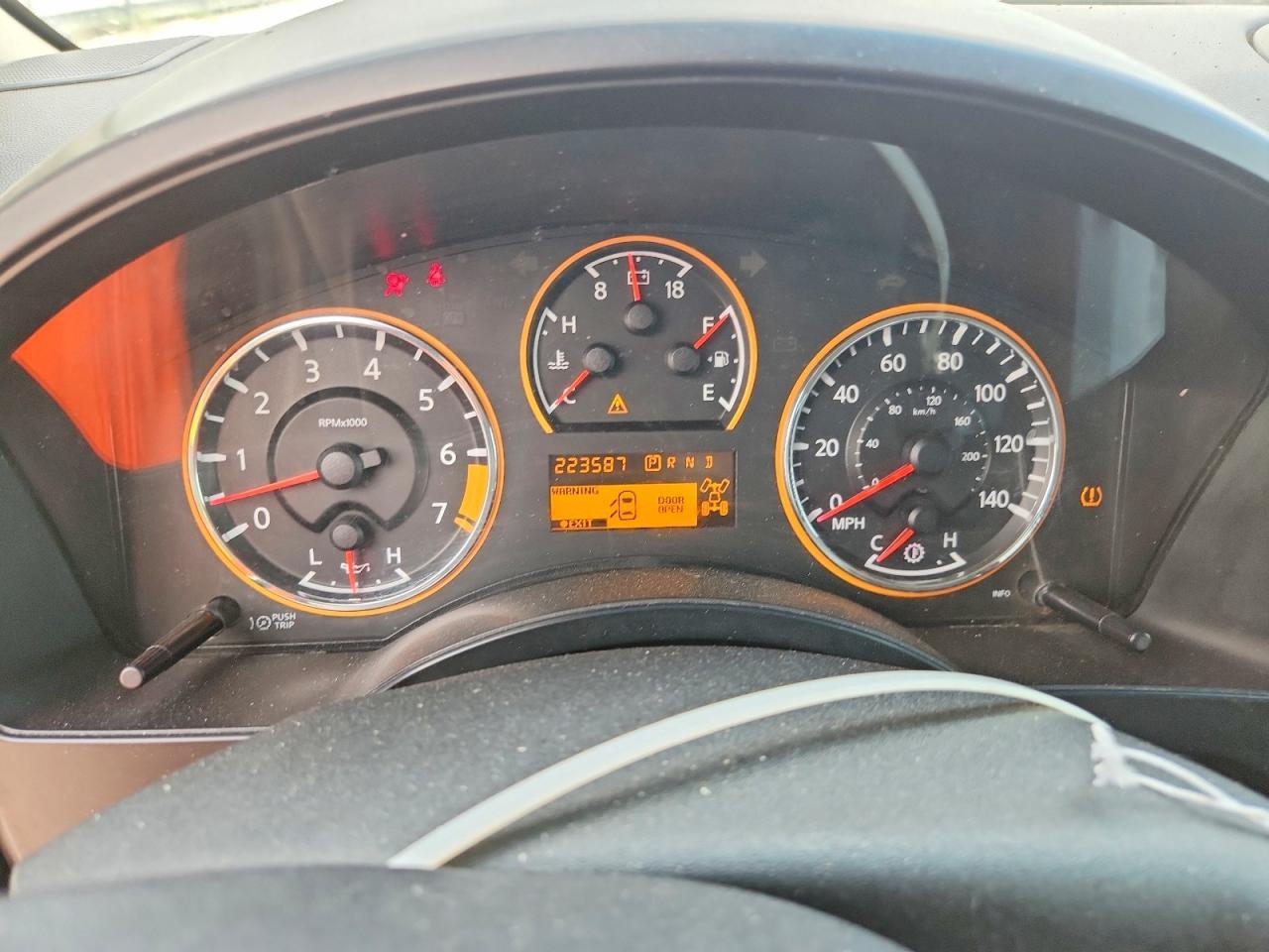 2012 Nissan Titan SV