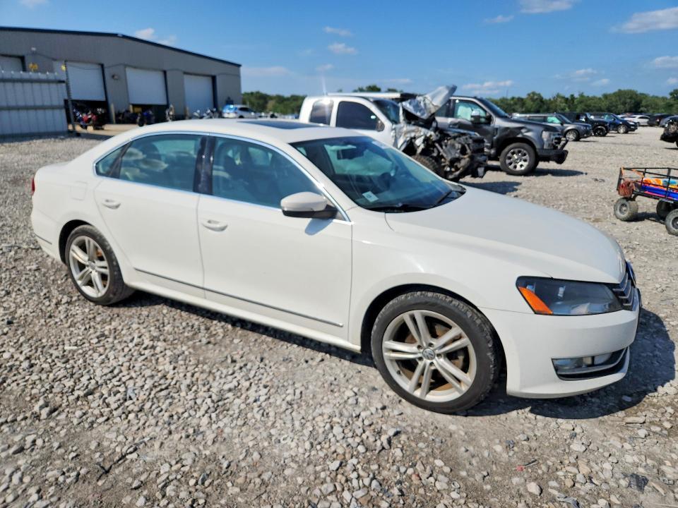 2014 Volkswagen Passat SE