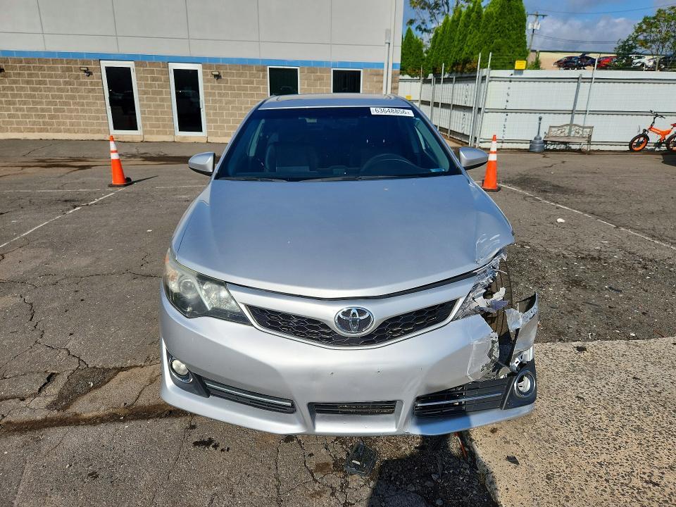 2014 Toyota Camry se