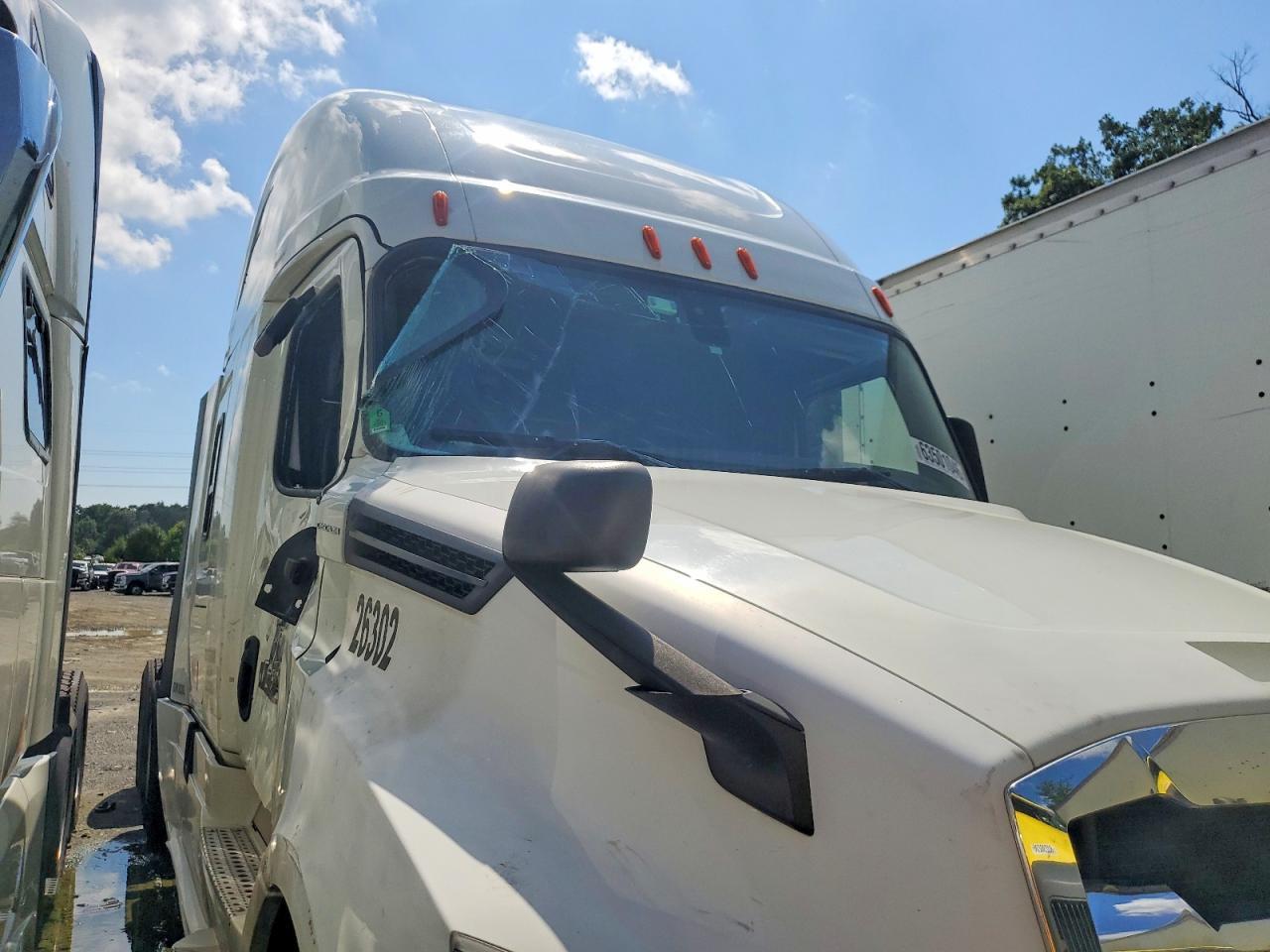 2019 Freightliner Cascadia 126 Semi Truck