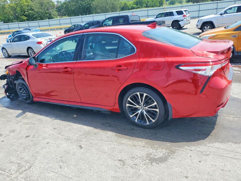 2020 Toyota Camry se