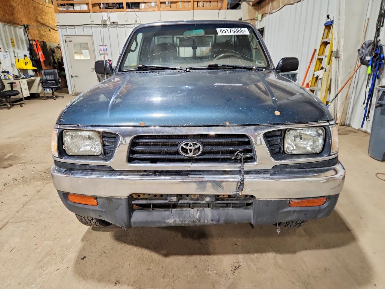 1995 Toyota Tacoma Base