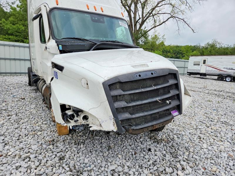 2020 Freightliner Cascadia 126 Semi Truck