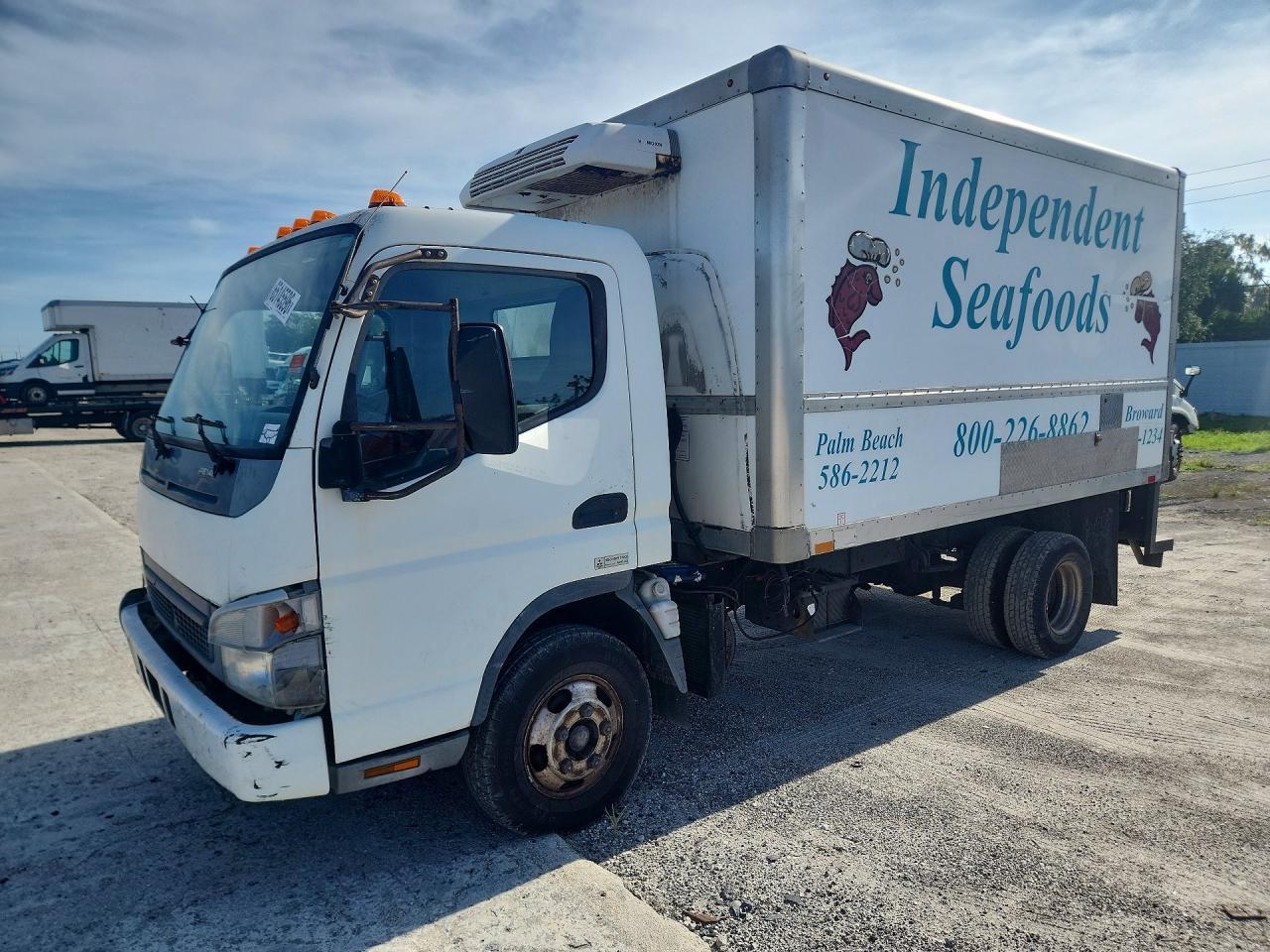 2007 Mitsubishi Fuso FE84D Refrigerated BOX Truck