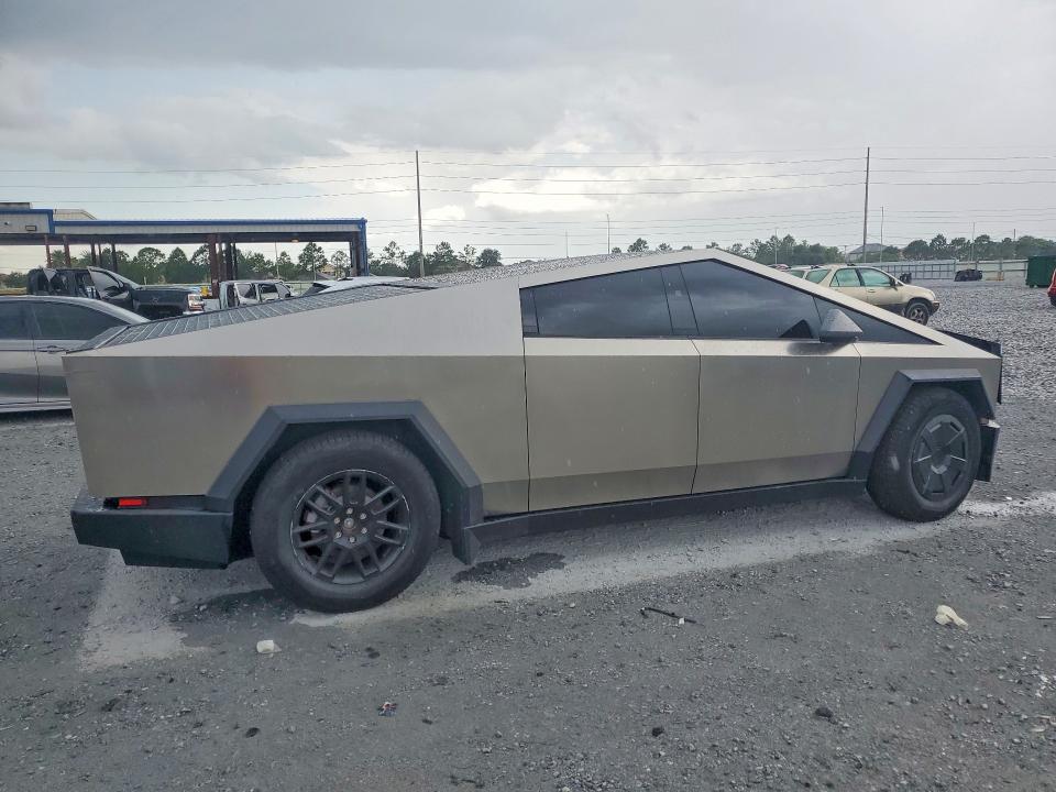 2025 Tesla Cybertruck