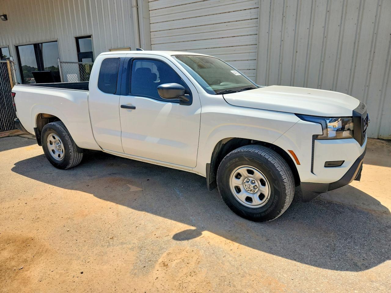 2023 Nissan Frontier S
