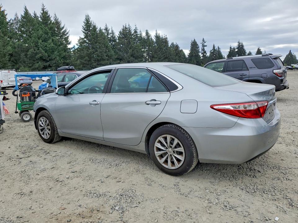 2016 Toyota Camry le