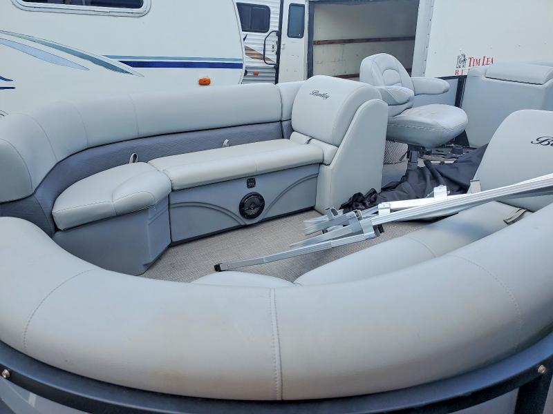 2019 Bentley 240 Navigator SE