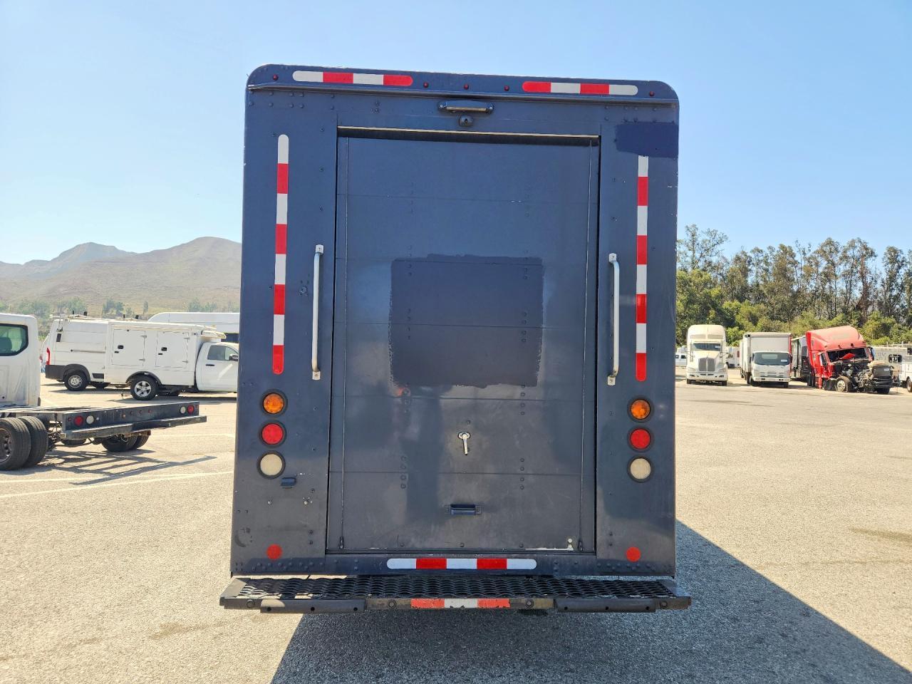 2021 Freightliner MT45G Chassis Delivery Truck