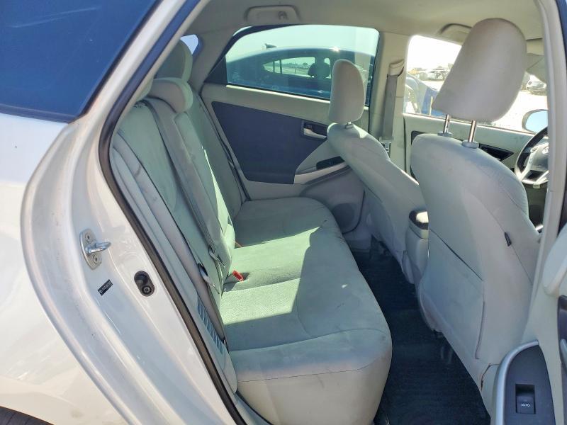 2010 Toyota Prius iii
