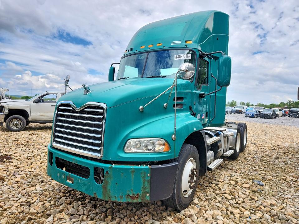 2015 Mack CXU613 Semi Truck