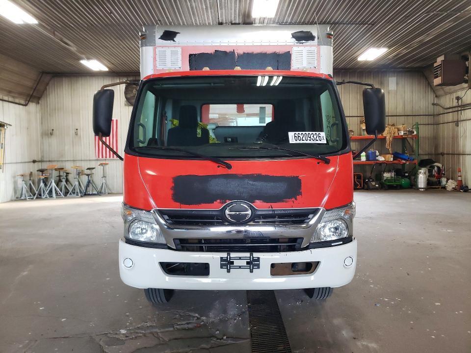 2017 Hino 195 BOX Truck