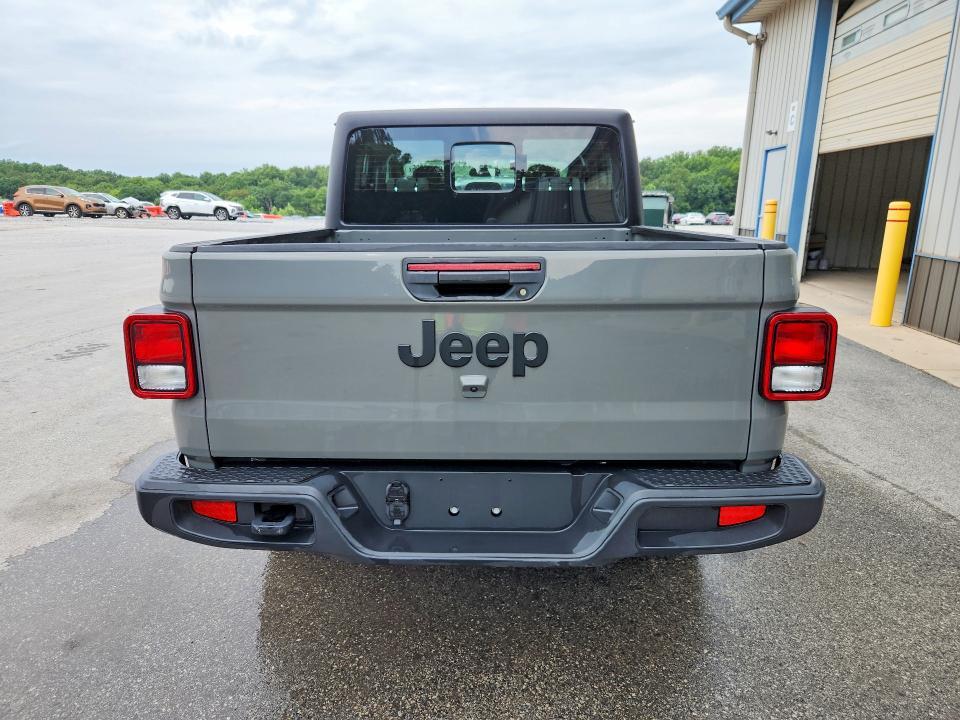 2023 Jeep Gladiator Sport