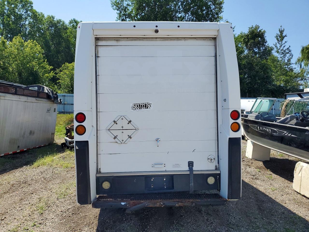 2013 Isuzu NPR HD-Delivery Van