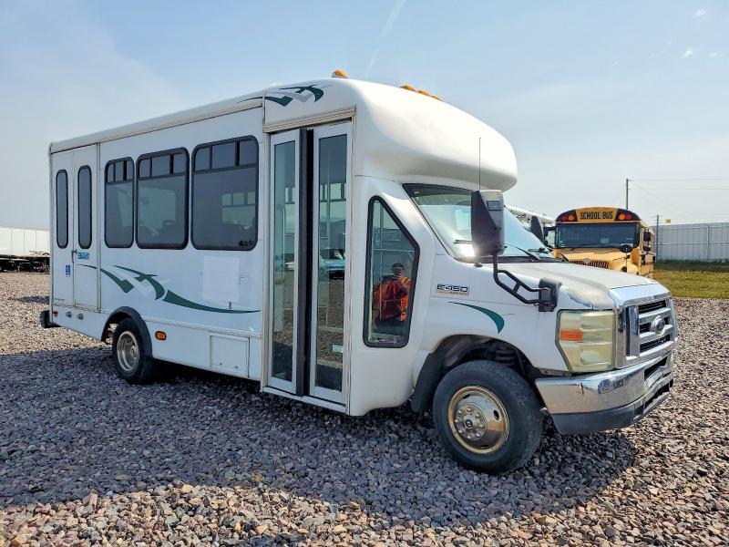 2008 Ford Econoline E450 Super Duty Cutaway Van